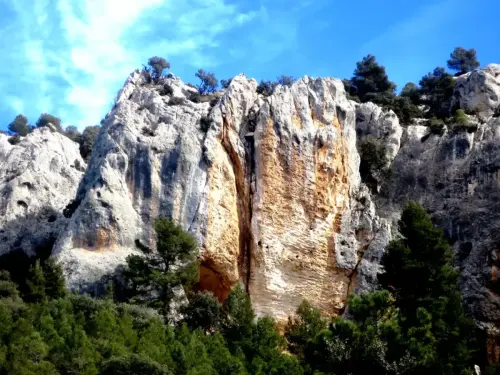 PIN-182a-Canteros-en-la-La-Cueva-Colora-Letur