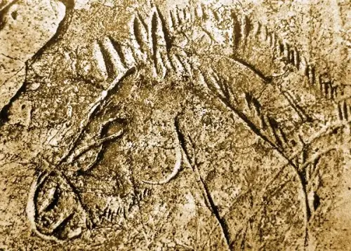 PIN-043d-Grabado-en-roca-dura-Caballo