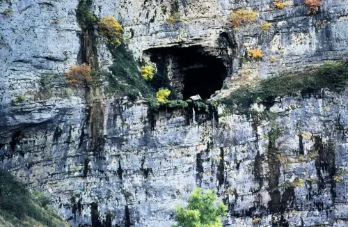 0-Cueva-de-Los-Chorros12g