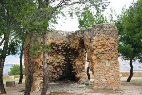 Castillos-Tobarra-Ojos-del-Diablo5