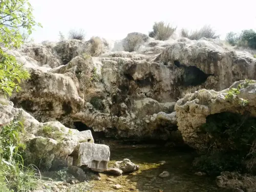 Cuevas-Ossa-de-Montiel-De-Montesinos
