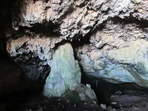 Cuevas-Yeste-Cueva-de-Los-Pies