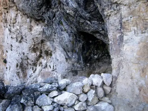 Cuevas-Yeste-Sierra-de-Gontar2