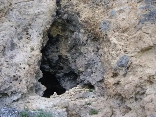 Cuevas-Yeste-Sierra-de-Gontar3