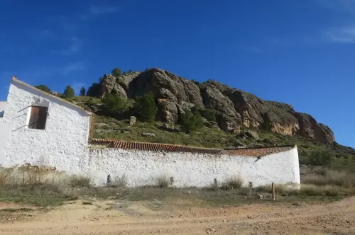 Edificacion-rural-Casa-de-La-Viuda-Elche-de-la-Sierra