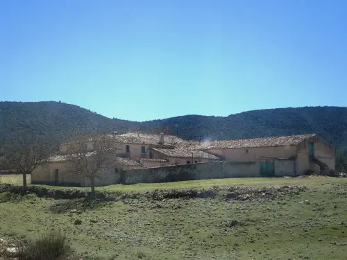 Edificacion-rural-Cortijo-de-Las-Rejas-Letur