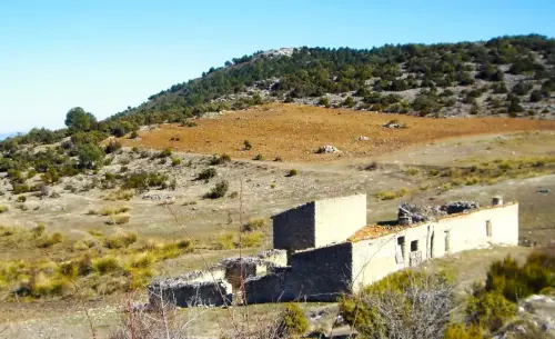 Edificacion-rural-Cortijo-de-Peras-Lagos-Yeste