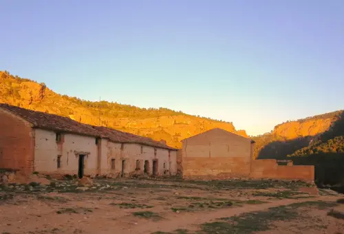Edificacion-rural-El-Almazaran-Elche-de-la-Sierra