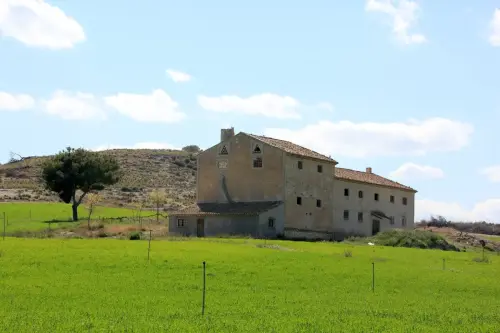 Edificacion-rural-El-TesoricoHellin