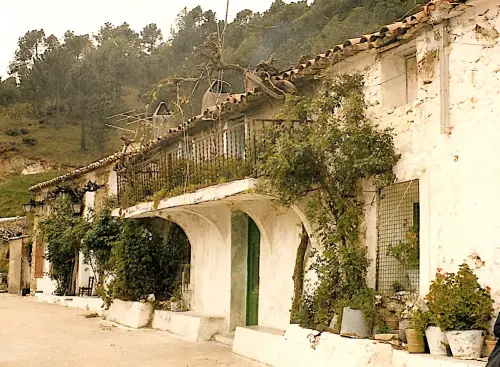 Edificacion-rural-Las-Quebradas-Yeste