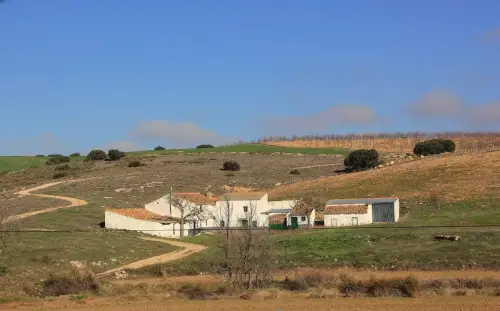 Edificacion-rural-Por-Lezuza