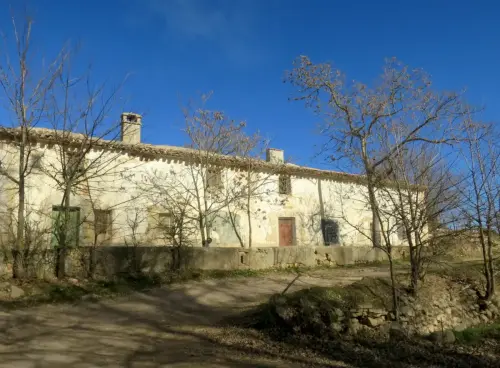 Edificacion-rural-Venta-del-Vidrio.-PenascosaJPG