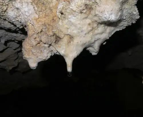 Estalactita-Cueva-del-Nino-Ayna