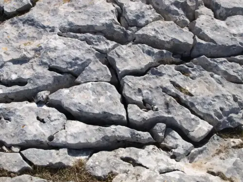 Paisaje-carstico-Lapiaz-Gelifraccion