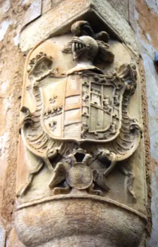 Heraldica-Hellin-Casa-Falcon