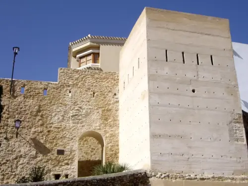 ART.147-Muralla-de-Chinchilla-Puerta-de-Diablos-y-Tiradores