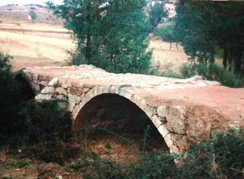 ART.157-Puente-medieval-Alcaraz-Cortes