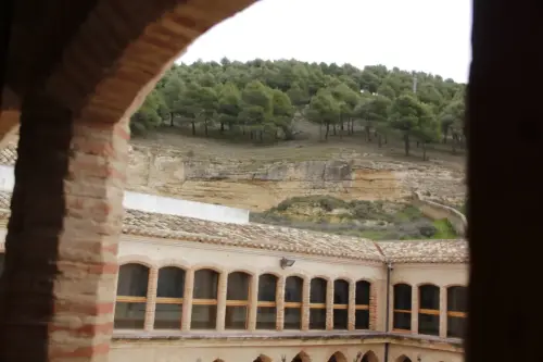 ART.207-Arqueria-escarzana-sobre-pilares-de-ladrillo