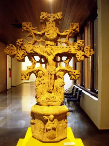 ART.285-Cruz-de-Termino-de-Albacete-Gotica-finales-s-XV