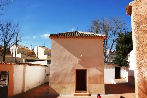 ART.458-Claustro-del-convento-de-Trinitarios-Fuensanta-Fuente-Santa-milagro