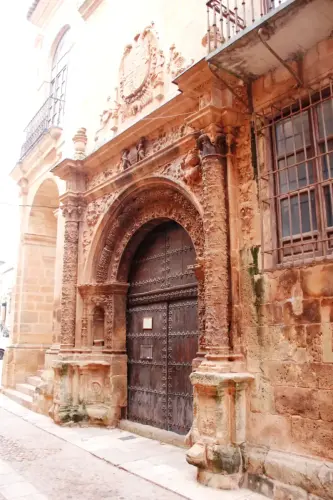 ART.498-Puerta-de-la-Aduana-o-del-Alhori-Alcaraz-Plateresco-s.-XVI