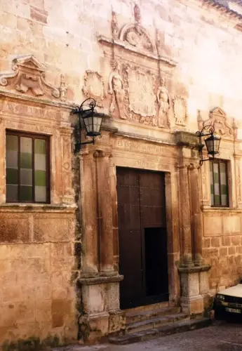 ART.527-Casa-Ayuntamiento-Chinchilla-de-Montearagon-s.XVI 