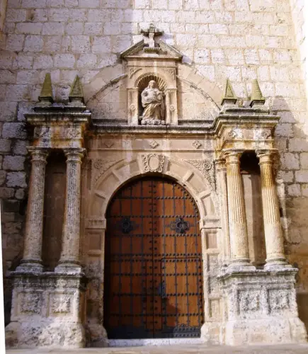 ART.553-El-Salvador-La-Roda-Portada-lateral-Barroco-siglo-XVII