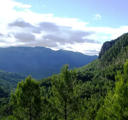 Cabeza-Rasa-1604m-Yeste-al-fondo