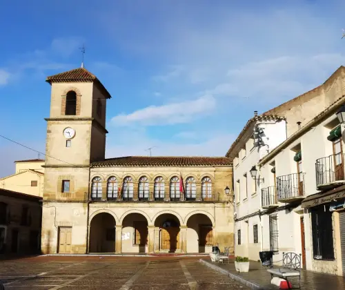Plaza-Mayor-Penas-de-San-Pedro2