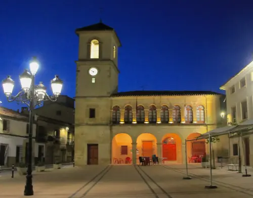 Plaza-Mayor-Penas-de-San-Pedro4