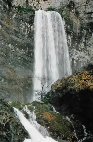 Rios169-Rio-Mundo-Cueva-de-Los-Chorros