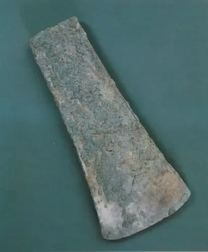 ARQUE.-102-El-Acequion-Albacete-Hacha-del-Bronce-Medio