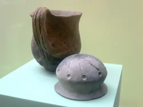 ARQUE.-146-Bronce-Taza-y-cuenco