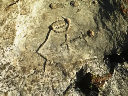 ARQUE.-165-Petroglifos-o-insculturas-El-Cenajo-Hellin