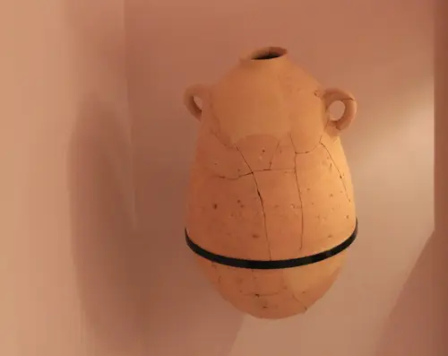 ARQUE.-197-Los-Almadenes.-Poblado-iberico-orientalizante-Hellin-Vasija-de-orejetas