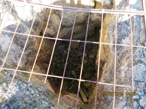 ARQUE.-252-Santuario-urbano-iberico-El-Amarejo-Bonete-Favissa-o-pozo-de-ofrendas