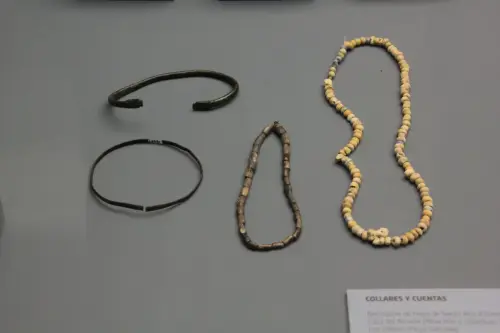 ARQUE.-302-Ajuar-de-Hoya-de-Santa-Ana