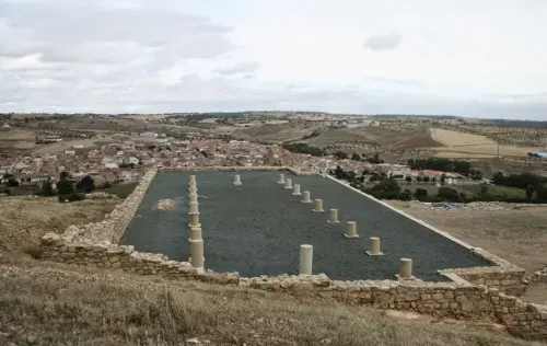 ARQUE.-402-Romanizacion-Libisosa-Colonia-Forum-Augustana El-foro