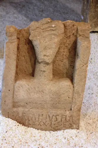 ARQUE.-468-Romanizacion-Estela-funeraria