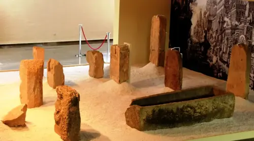 ARQUE.-472-Romanizacion-Estelas-y-lapidas-funerarias