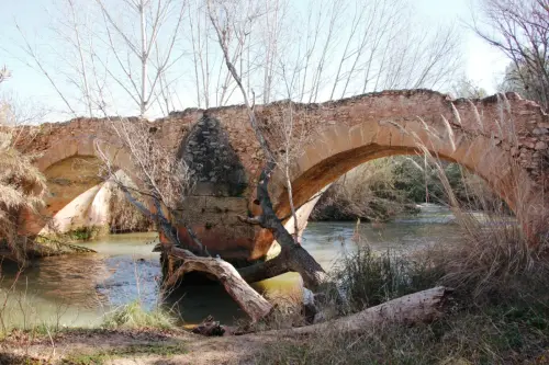 ARQUE.-476-Puente-de-tradicion-romana-IssoHellin