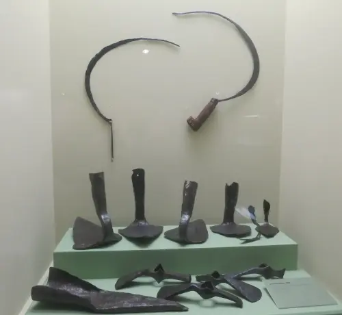 ARQUE.-653-Lietor-Sima-de-los-Infiernos-S.X-XI