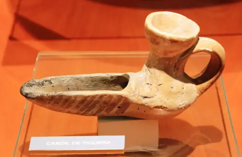 ARQUE.-673-S.IX-Tolmo-de-Minateda-Hellin-Arabe-Candil-de-piquera-Tolmo-de-Minateda-Hellin