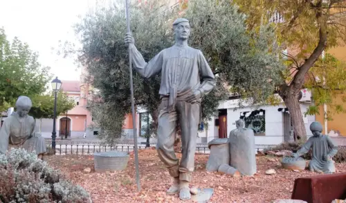 Almazaras-Monumento-al-aceitunero