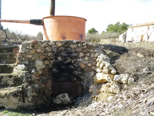 Destilacion-de-aromaticas-Los-Charcones-Letur5