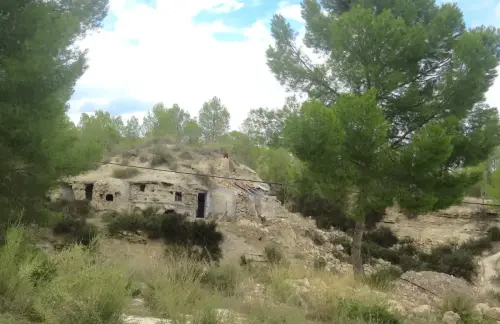 Casa-cueva-Las-MinasHellin