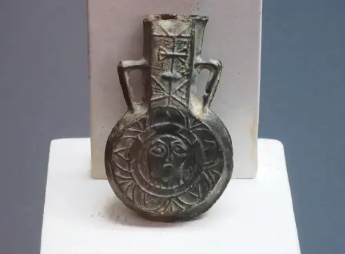 Ampolla-de-agua-bendita-Lietor-Cultura-visigoda-s.VI-VII-Museo-de-Albacete