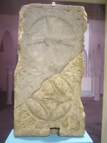 Estela-visigoda-Tolmo-de-Minateda-Hellin-Museo-de-Albacete