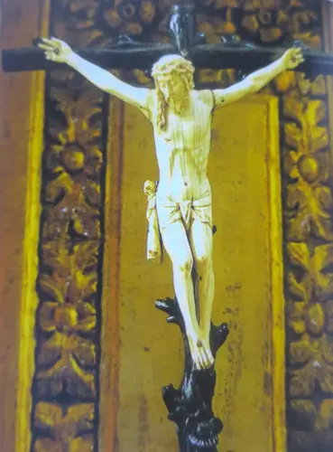 Siglo-XVII-Crucificado-Anonimo-hispano-filipino-Parroquia-N.S.-de-la-AsuncionMahora