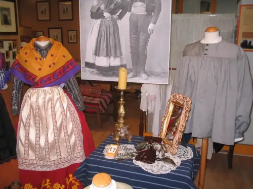 Costura-atuendo-tradicional4